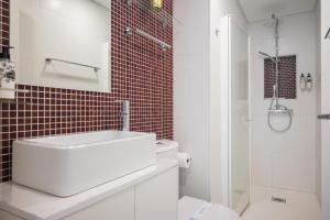 Central Luxury apartment w AC Downtown and Metro