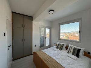 IS suites