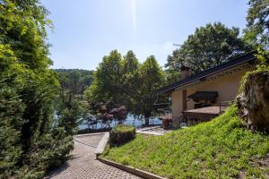 Villa con darsena-Castelletto Ticino