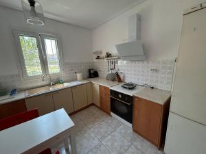 Παγώνα, by the sea