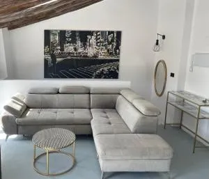 Attic Castillo - Ayora