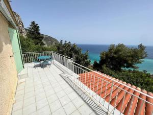 Entre les citronniers et la mer