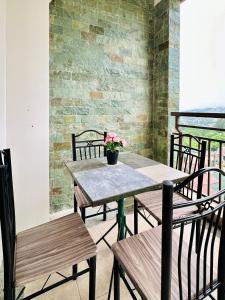 2BR Condo with Balcony and Parking