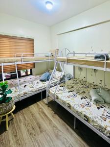 2BR Condo with Balcony and Parking