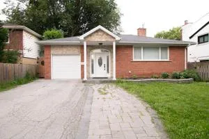 Stunning Vacation Home North of Toronto - 列治文山 Stunning Vacation Home North of Toronto - 列治文山