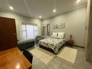 Douwe Cottages - Garsfontein