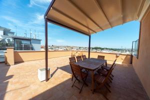 Cardinal Mistrangelo - next to the metro station, large and comfortable penthouse with terrace