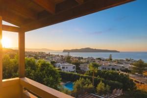 Seaview Garden Villa - Heated Pool & Sauna