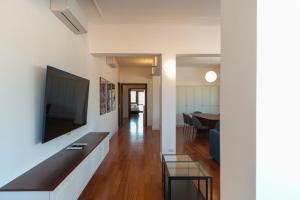 Cardinal Mistrangelo - next to the metro station, large and comfortable penthouse with terrace