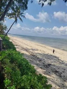 Beach Haven! Cozy Villa - Kikambala