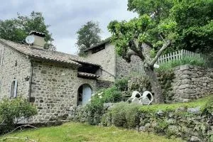 Maison de caractère en Ardèche verte - Aizac