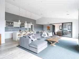 Charleston Glamorous Sorrento Holidays Await