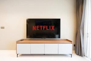 The Rixx Gathering Apartment D1 pool gym Netflix