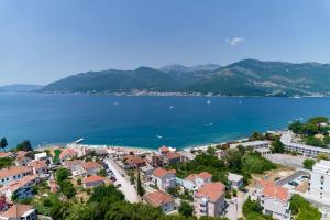 Coast line apartment Mika