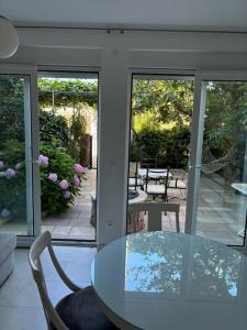 Coast line apartment Mika