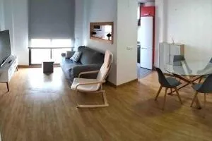 Apartamento para relajarse con piscina, wifi, cerca del tren, playa y montaña - Cuartell