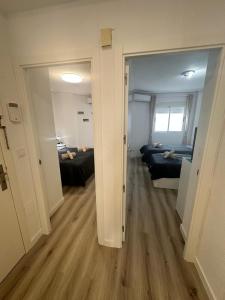 Torrevieja preciosos moderno piso cerca de la playa del cura y todos los servicios en calle la loma