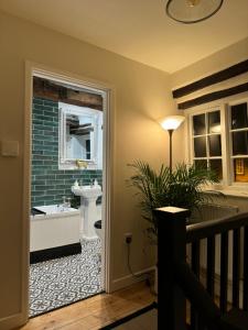 Foundry Cottage, Duke St Norwich, City Centre