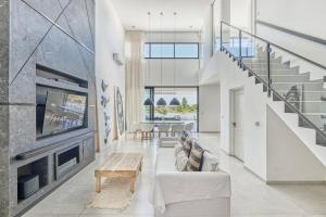 Impresionante casa en la laguna