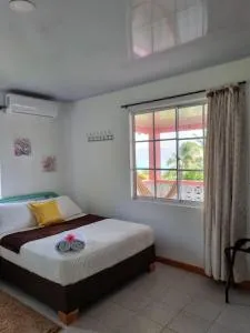 Halley View Summer House - Smooth Water Bay