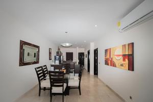 205 C: Centrally located Apto. with ocean view