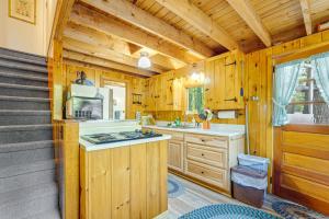 Quiet and Remote Cottage on Panther Pond!