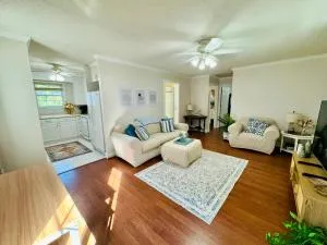 Countryside Carriage House with Pool - Toccoa