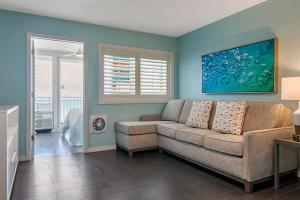 Enjoy Daytona Beach in this 1BD resort condo with resort amenities