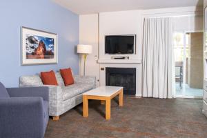 Beautiful Resort amenities enjoyed with this 1BD resort condo on South Las Vegas Blvd