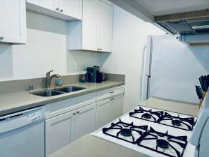 Modern, 1 BED Condo, Downtown Century City