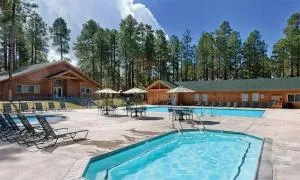 Resort 1BD condo with amenities of pool, arcade, walking trails and more - Overgaard
