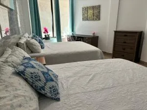 2BR Downtown High Ceiling Free Parking and WiFi - Kaneohe