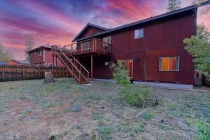 CHALET LU - Modern Luxury 4 bed 2.5 bath Chalet by Lake Baron in South Lake Tahoe