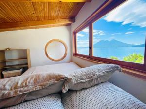 Lakefront Living Lovely Loft, San Marcos, Atitlan