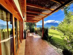 Chic Lakefront Retreat Casa Diamante Atitlan - Jaibalito