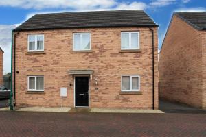 Spacious & Modern Retreat Garden Free Parking!