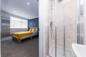 The Lincoln Suites near the Train StationWHOLE