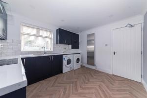 The Lincoln Suites near the Train StationWHOLE