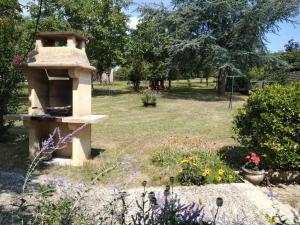 Maisons de vacances Maison Perigourdine avec piscine, WiFi, animaux acceptes - FR-1-616-77 : Maison de Vacances (4 Adultes)