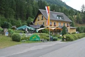 Familiengasthof Zirmhof - غيموند ان كارنتين