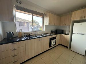 Cute & Light-filled Apartment - near Liverpool CBD