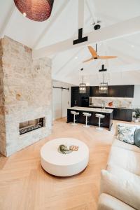 Three Cheeky Palms by TCC