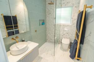 Three Cheeky Palms by TCC