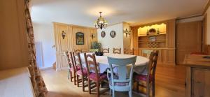 Duplex Luxueux 200m2 Niché sur les Pistes - Paradis Lodge pour 14 Personnes