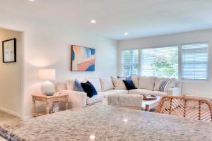 Beachside Bliss Spacious 3BR Retreat, Steps to Ocean