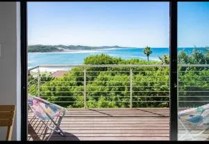 Gonubie Beachside Delight - Bay View