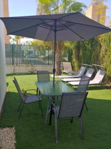 Three-bedroom holiday villa with magnificent pool next to the sea and golf courses