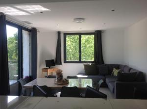 Maison individuelle plein centre avec jardin ,au pied du Mont Ventoux