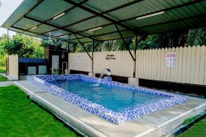 Adorable 2-bedroom home with Pool, Wi-Fi and BBQ
