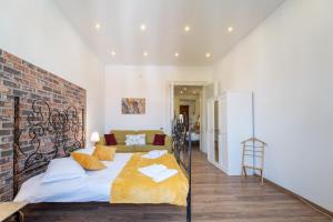 Cozy spacious 5 star accommodation in the heart of historic center